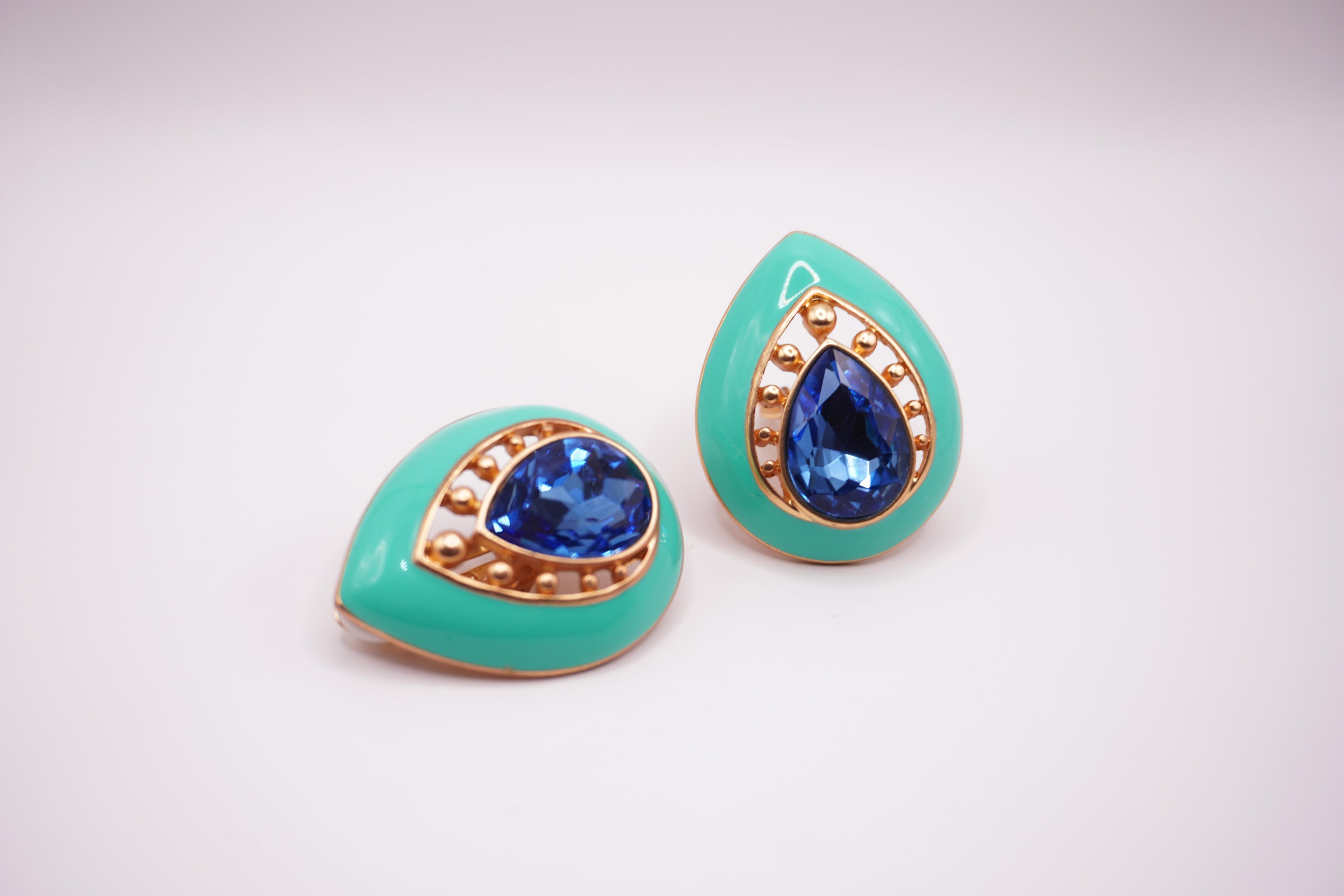 Teardrop turquoise clip