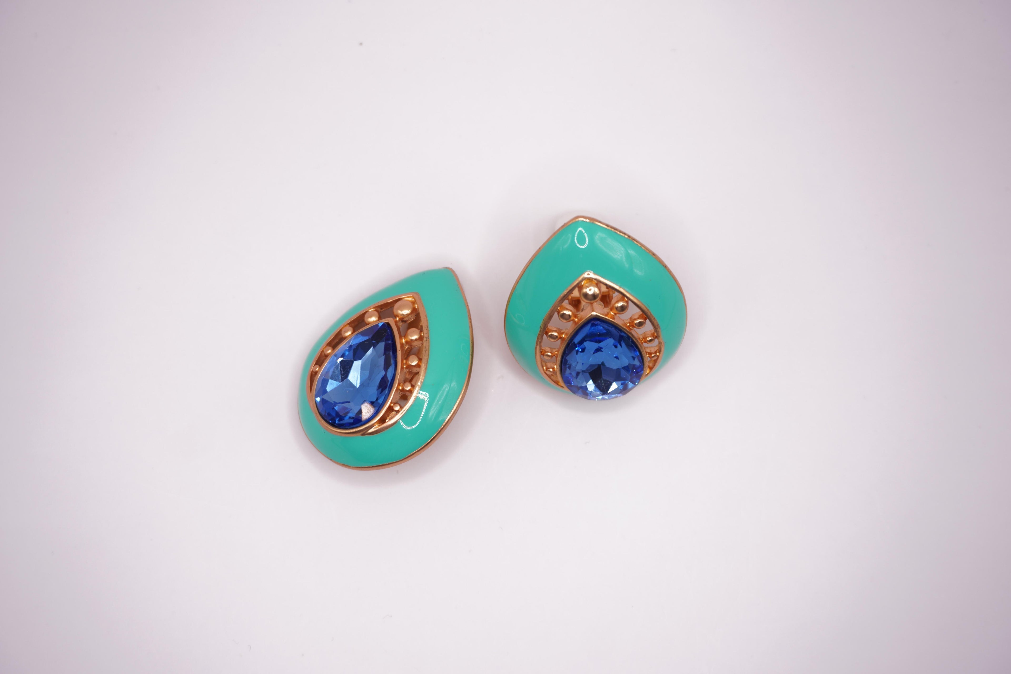 Teardrop turquoise clip