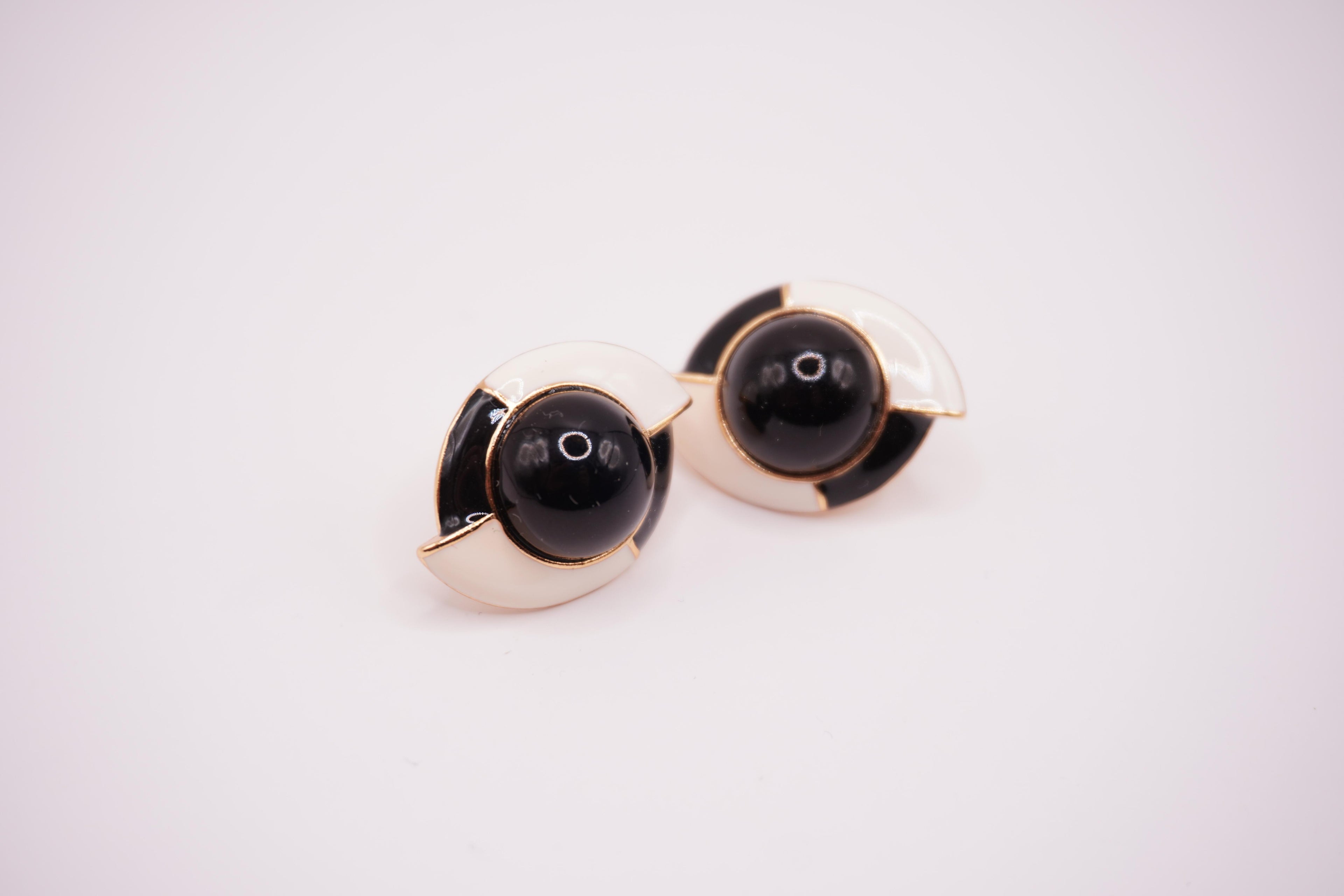 Black & white swirl studs