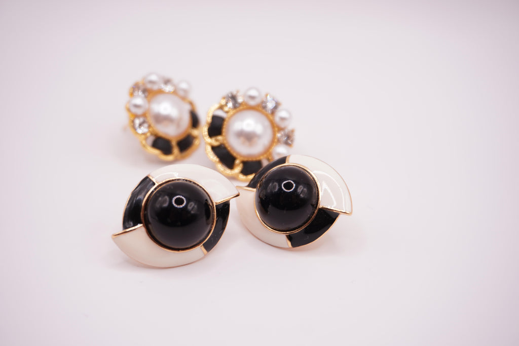 Black & white swirl studs