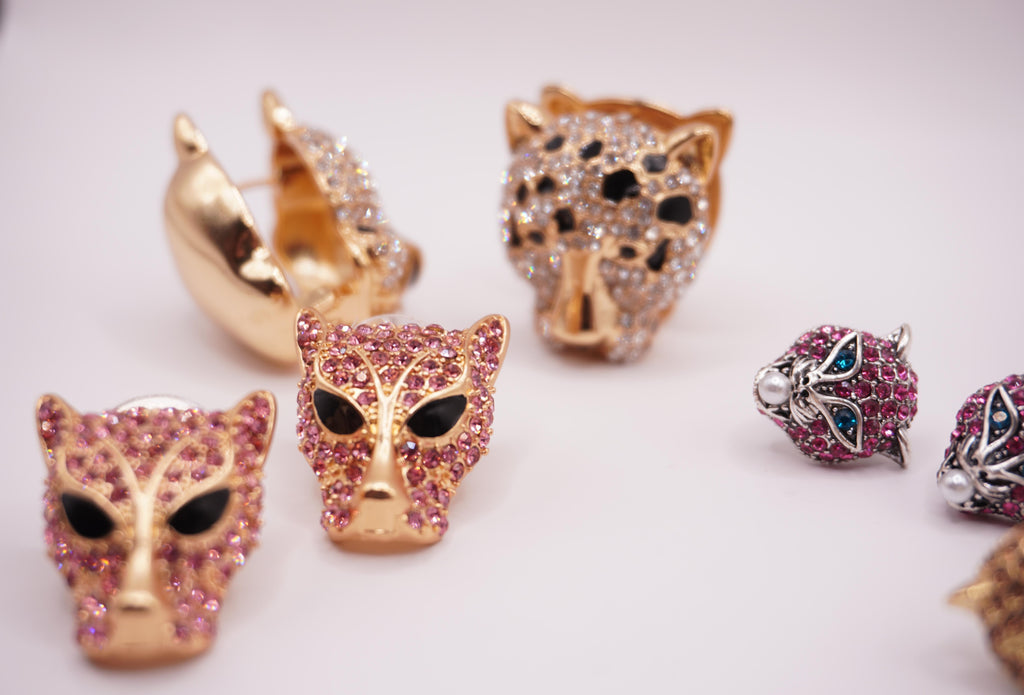 أقراط فهد وردية