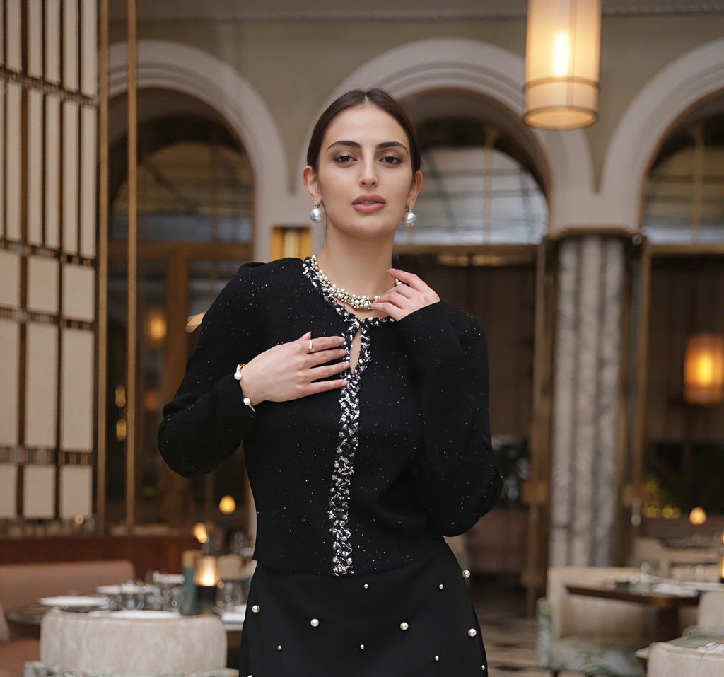 كنزة قطن بتفاصيل فضية