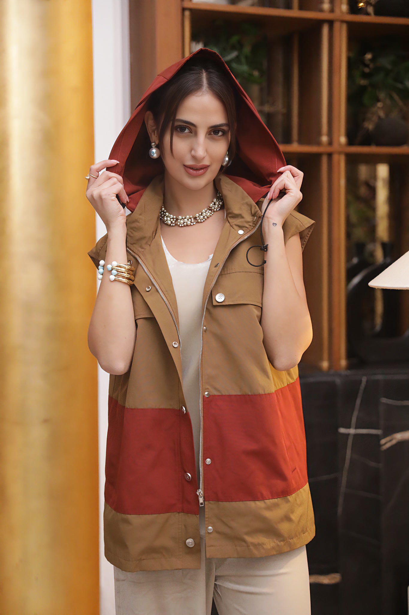 فيست بغطاء رأس بتصميم لوني متدرّج