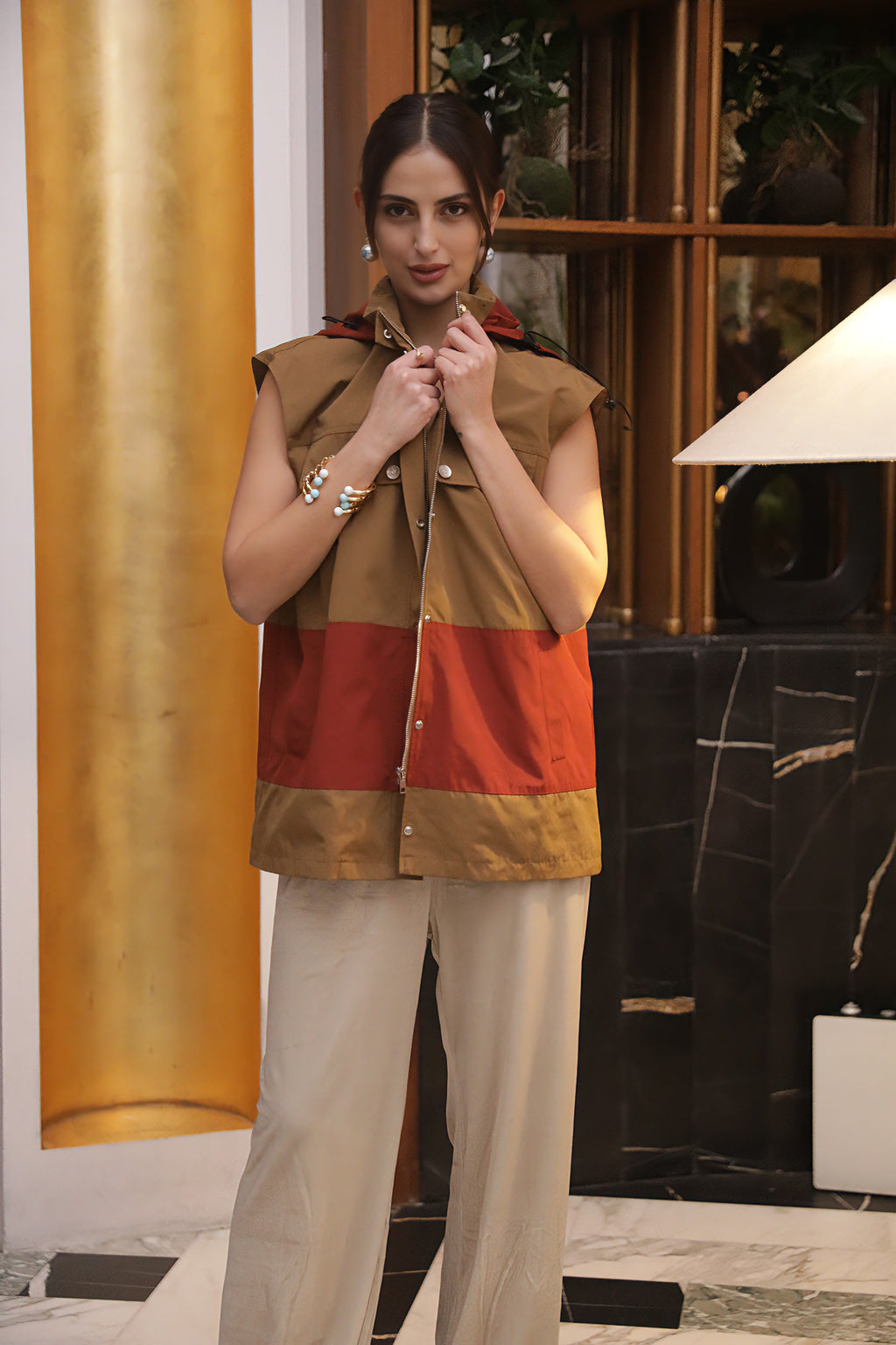 فيست بغطاء رأس بتصميم لوني متدرّج