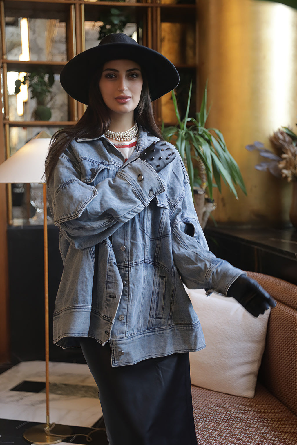 جاكيت جينز واسع