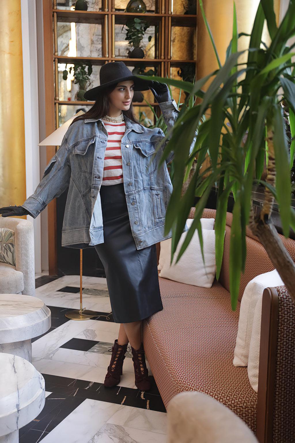 جاكيت جينز واسع