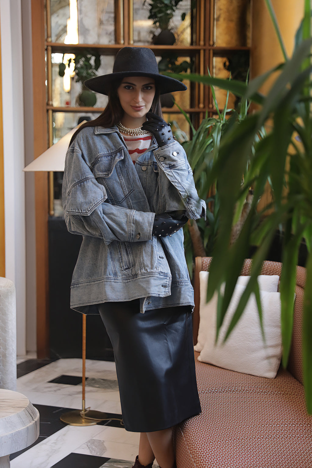 جاكيت جينز واسع