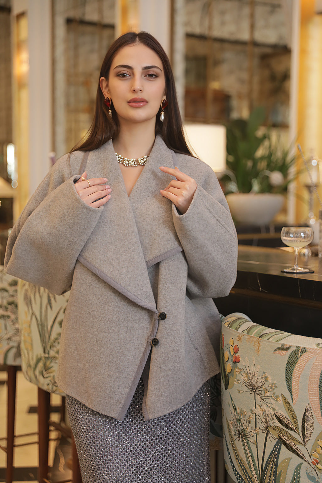 جاكيت صوف قصير بقصّة بلايزر