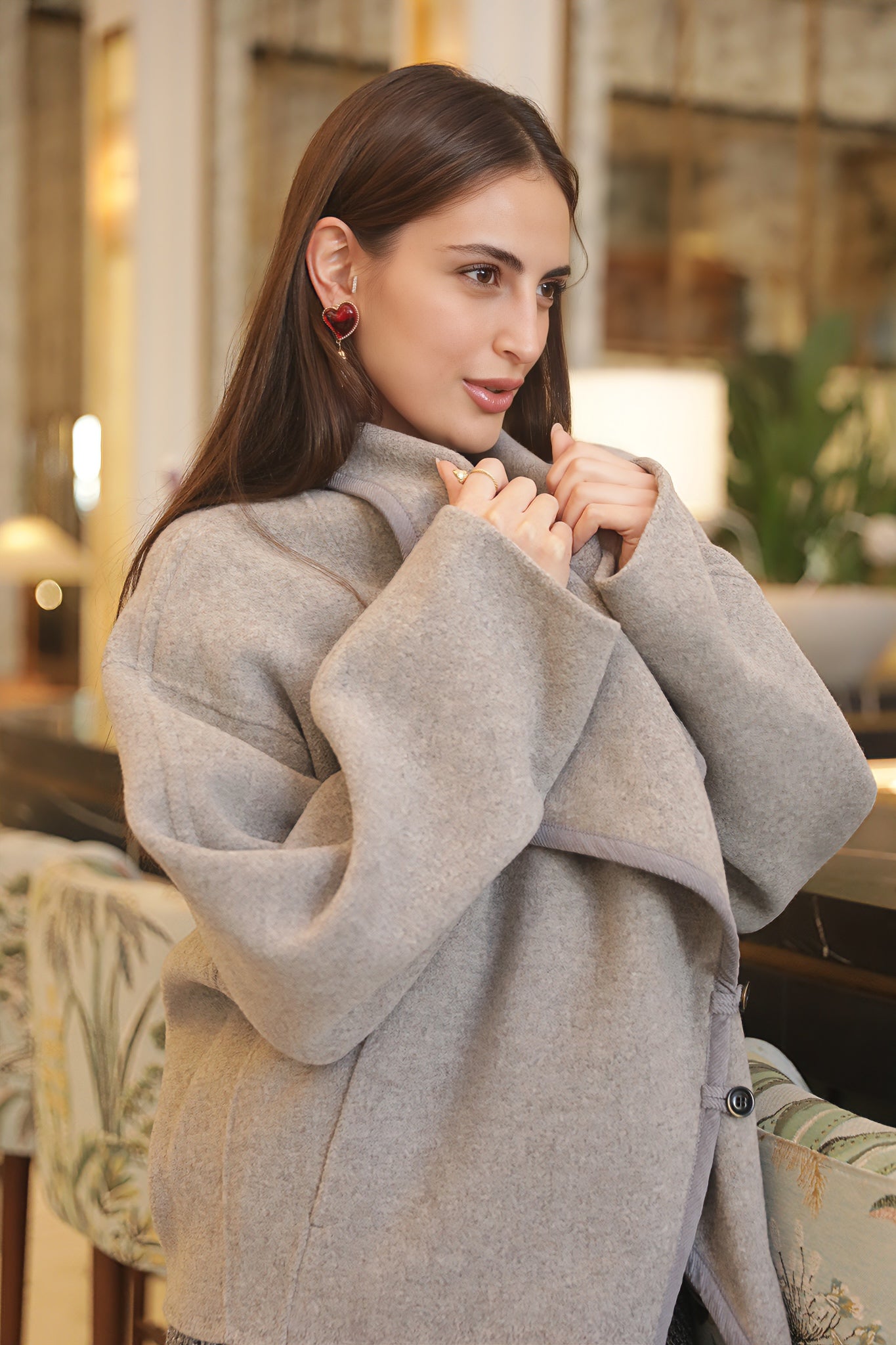 جاكيت صوف قصير بقصّة بلايزر